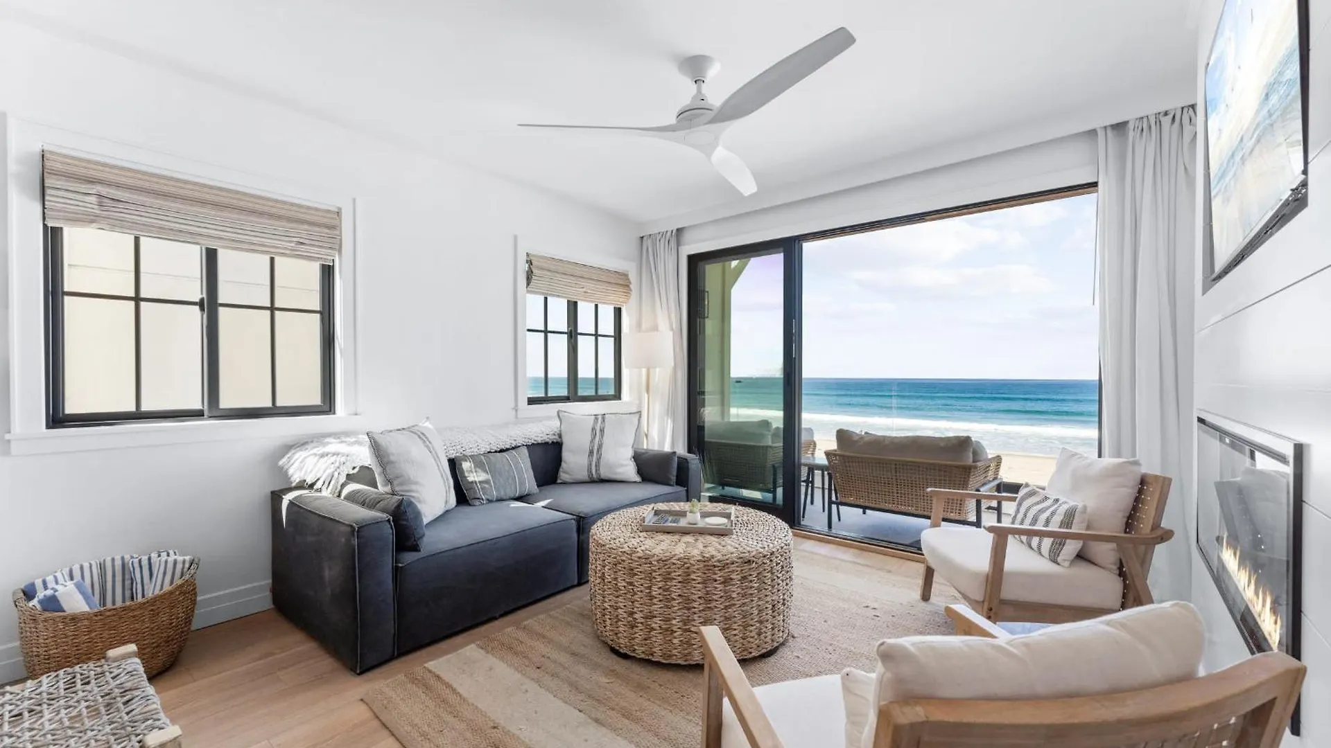 Luxury Oceanfront Fourplex With Roof Deck Sleeps 22 Holiday home