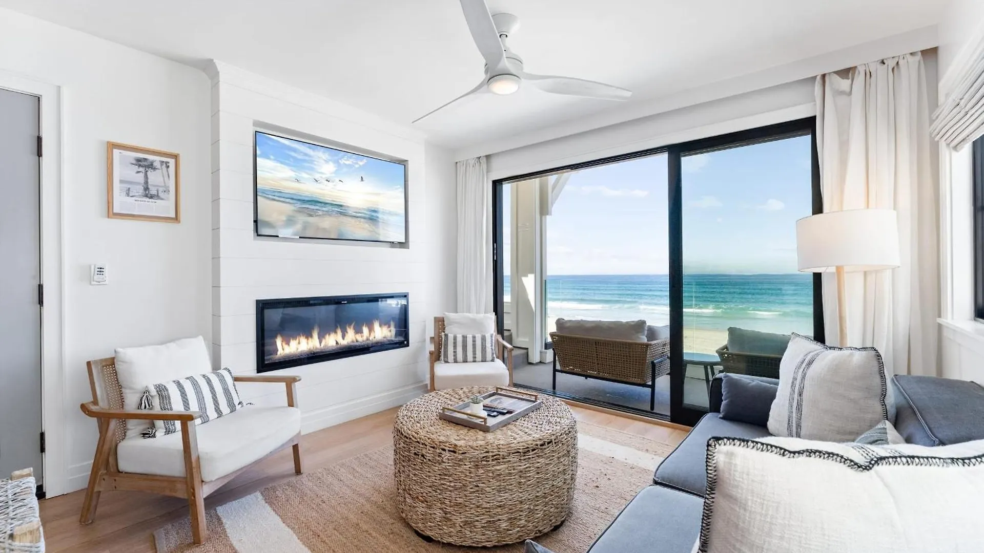 Holiday home Entire Upper Oceanfront Masterpiece With Rooftop San Diego