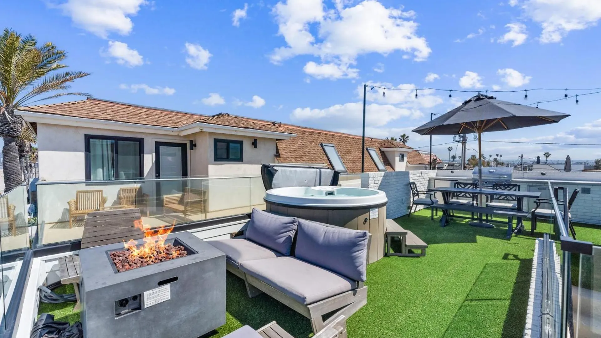 Holiday home Entire Upper Oceanfront Masterpiece With Rooftop San Diego