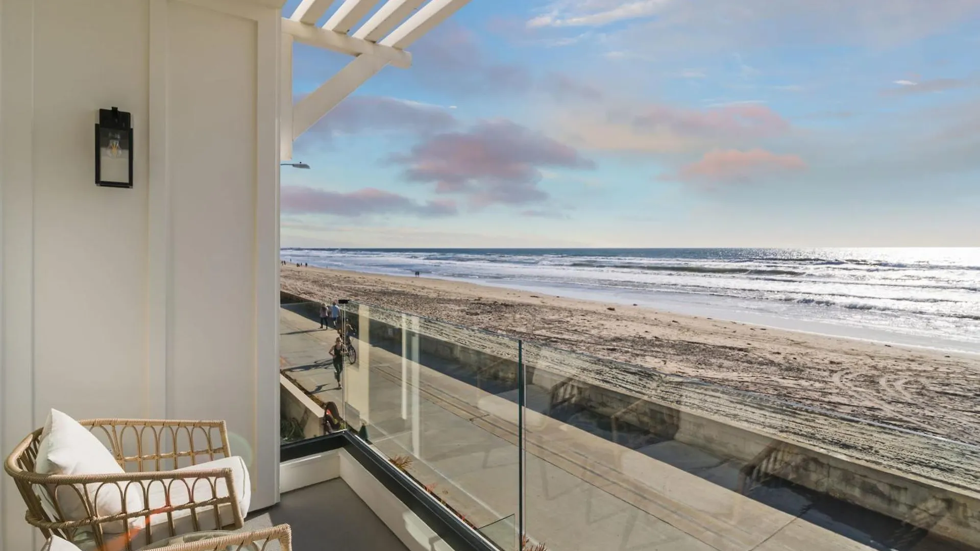 Holiday home Entire Upper Oceanfront Masterpiece With Rooftop San Diego