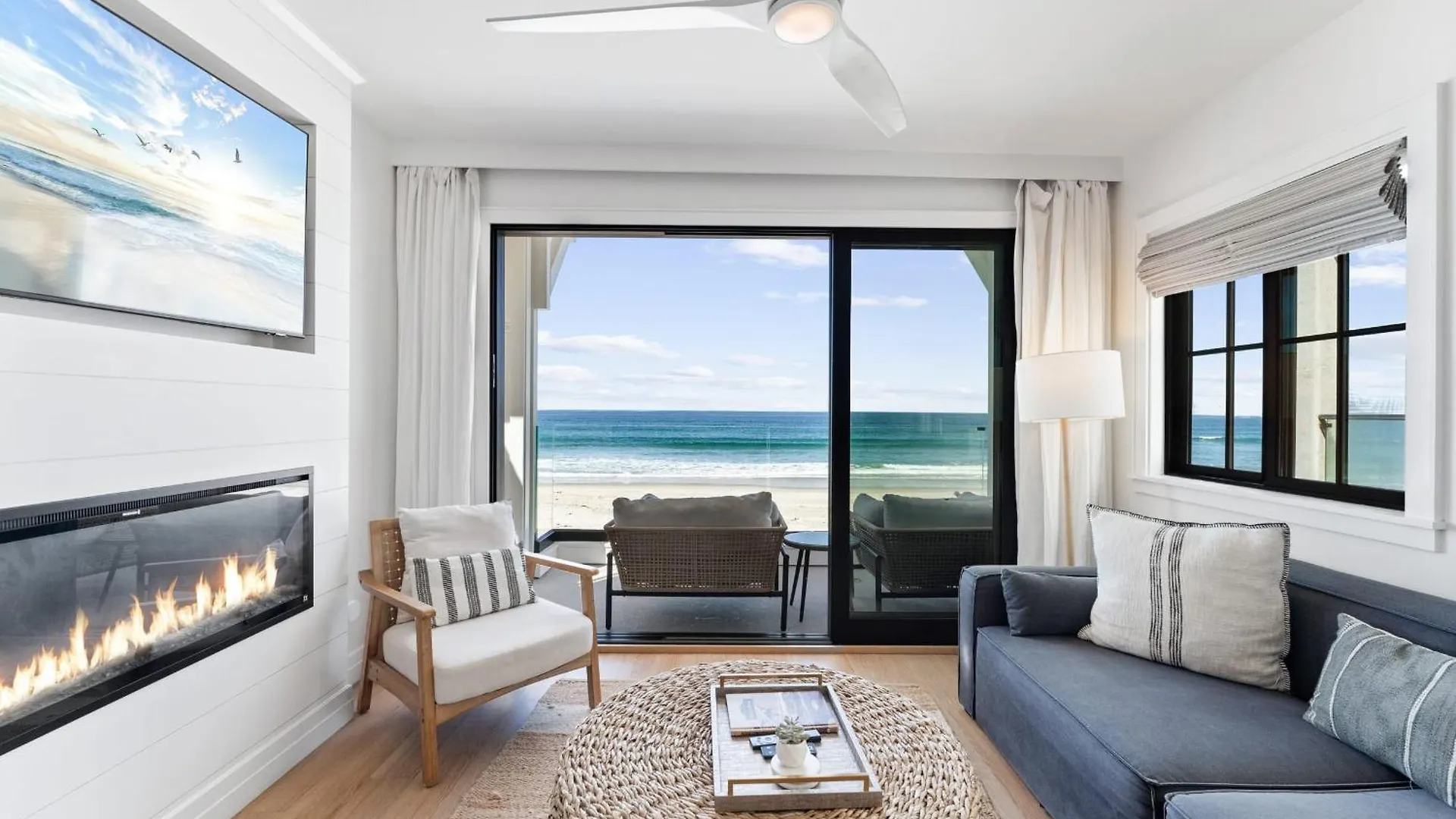 Entire Upper Oceanfront Masterpiece With Rooftop * San Diego