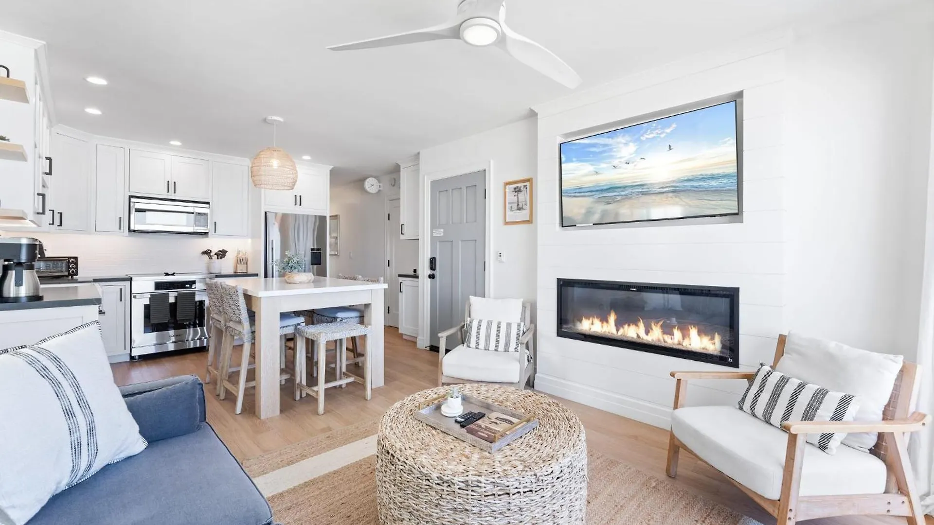 Holiday home Entire Upper Oceanfront Masterpiece With Rooftop San Diego