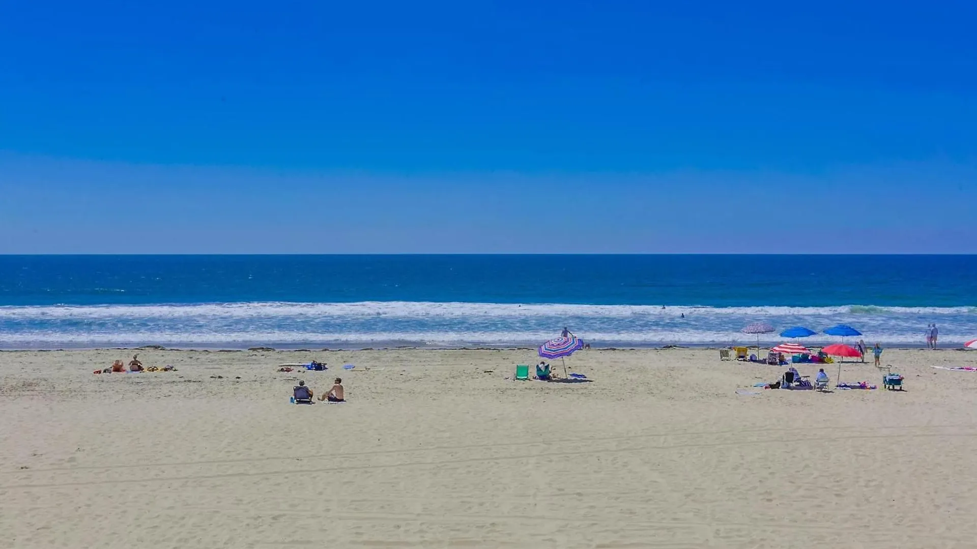 B5135 Pacific Blue Three Apartment *