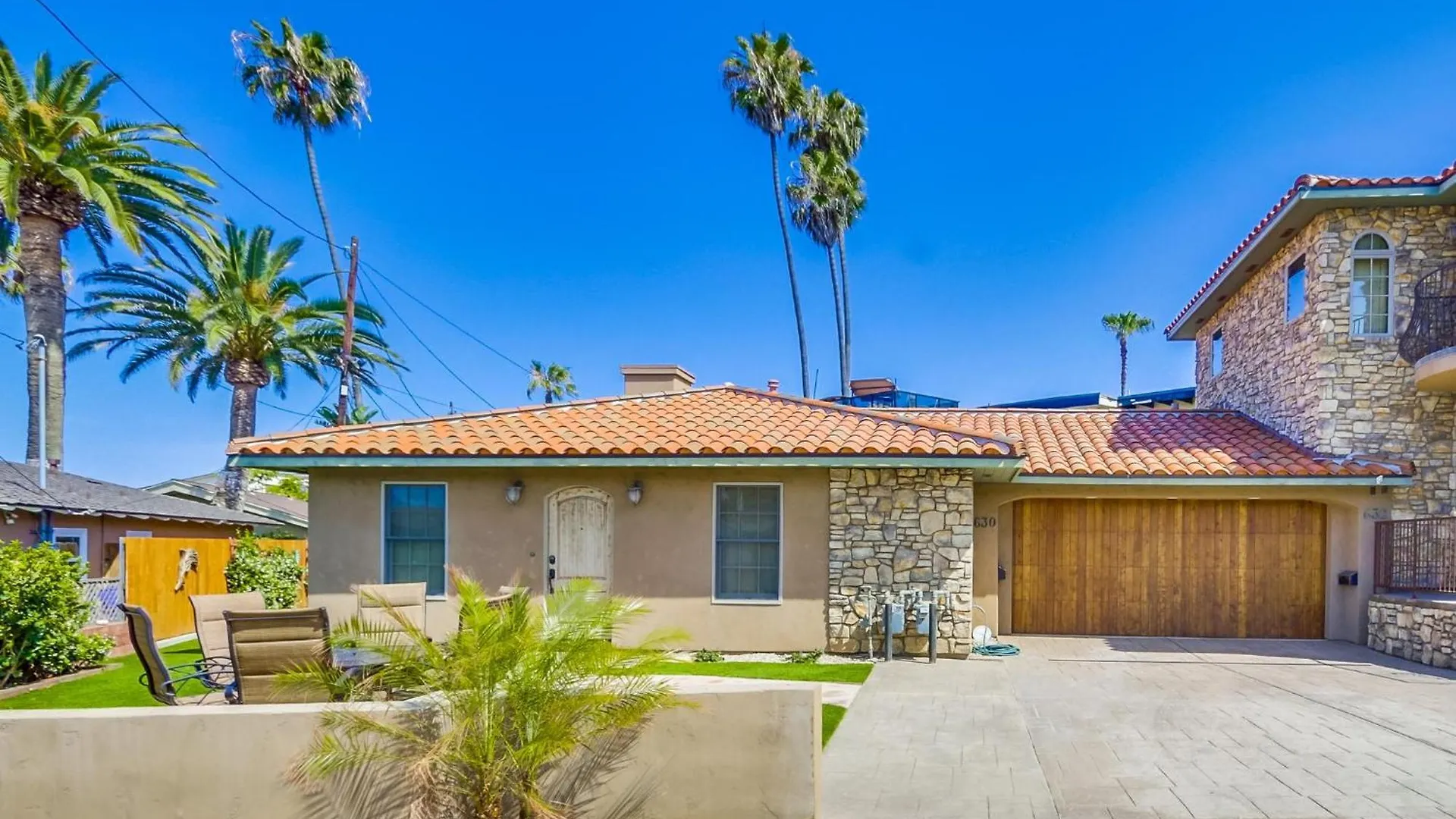 B5205 Pacific Sunset Apartment *