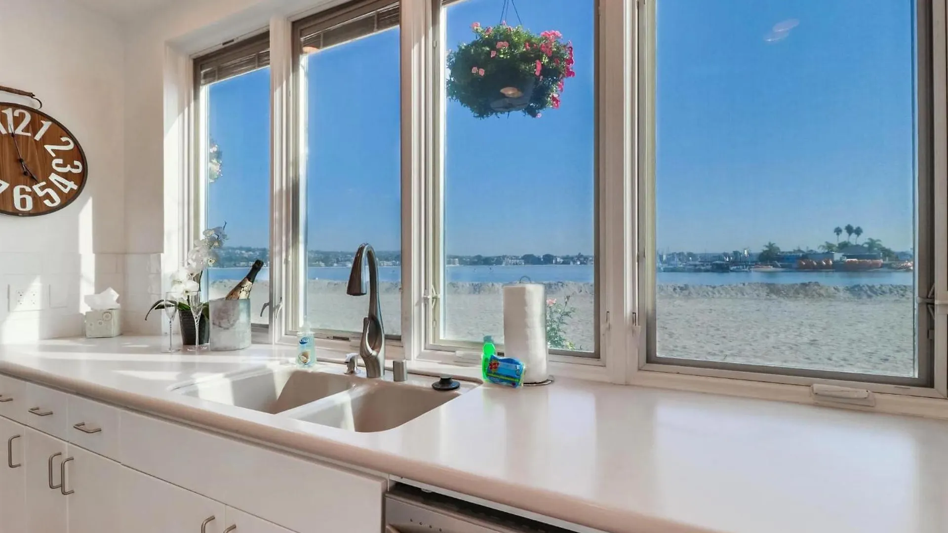 B5328 Bayside Bliss Apartment