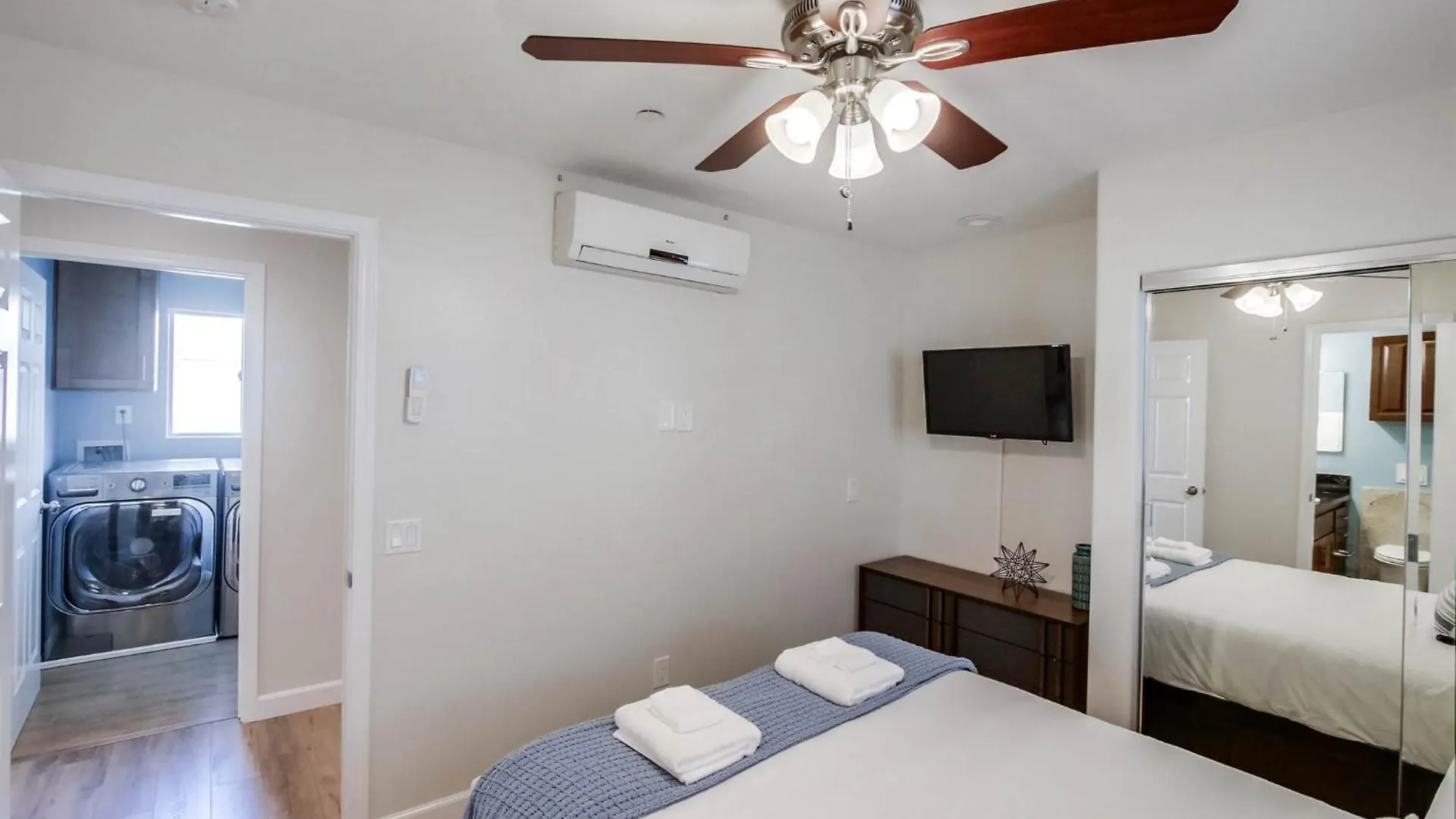 Apartment B5338 Island Sands 1 *