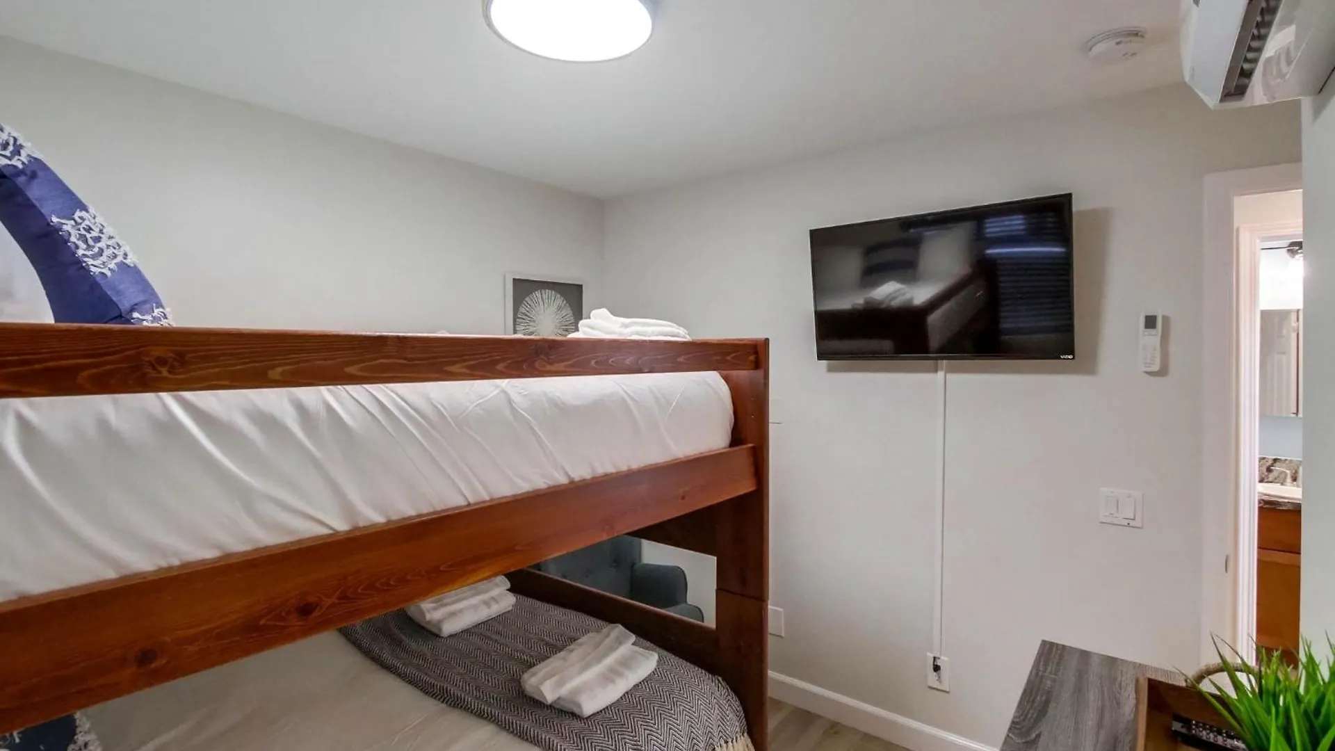 B5338 Island Sands 1 Apartment