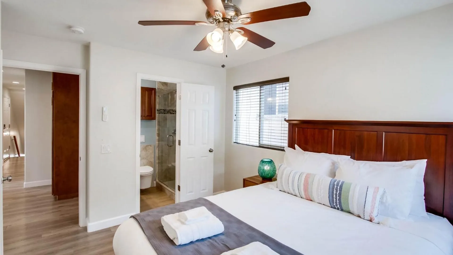 B5338 Island Sands 1 Apartment *