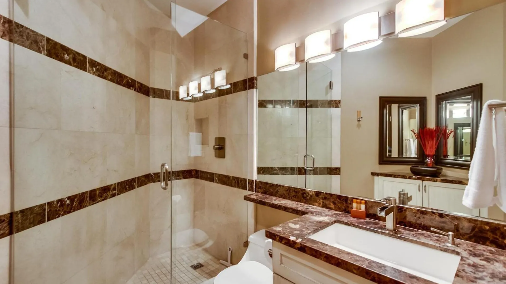 B5172 On The Bay - 7 Bedroom Holiday home San Diego