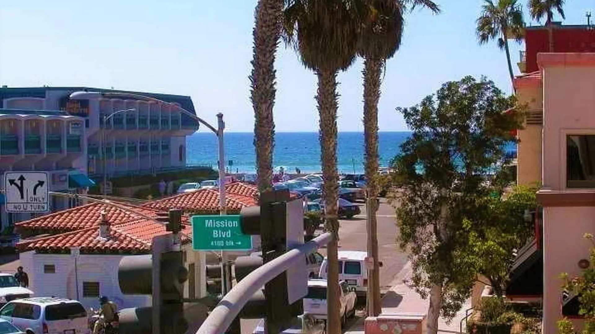 B5135 Pacific Blue Three Apartment San Diego