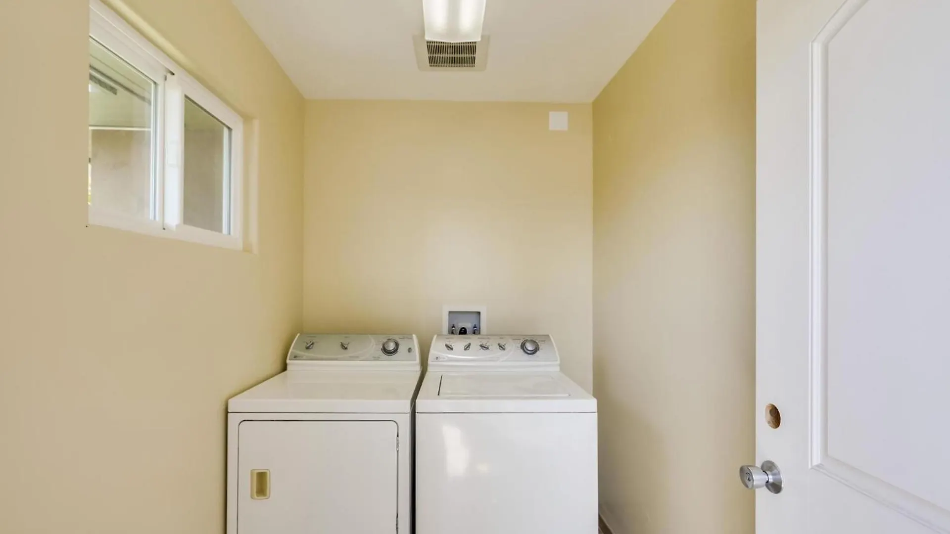 B5205 Pacific Sunset Apartment *