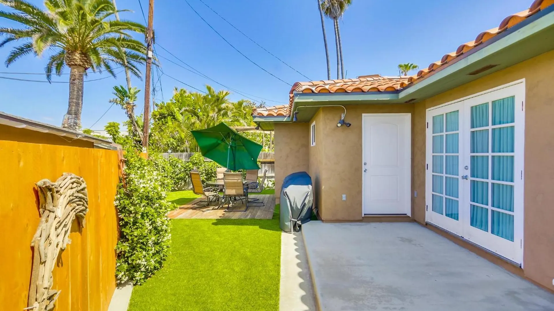 B5205 Pacific Sunset Apartment *