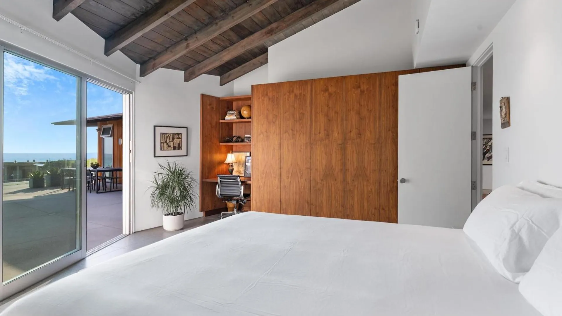 בית נופש B5407 Beachfront Modern *