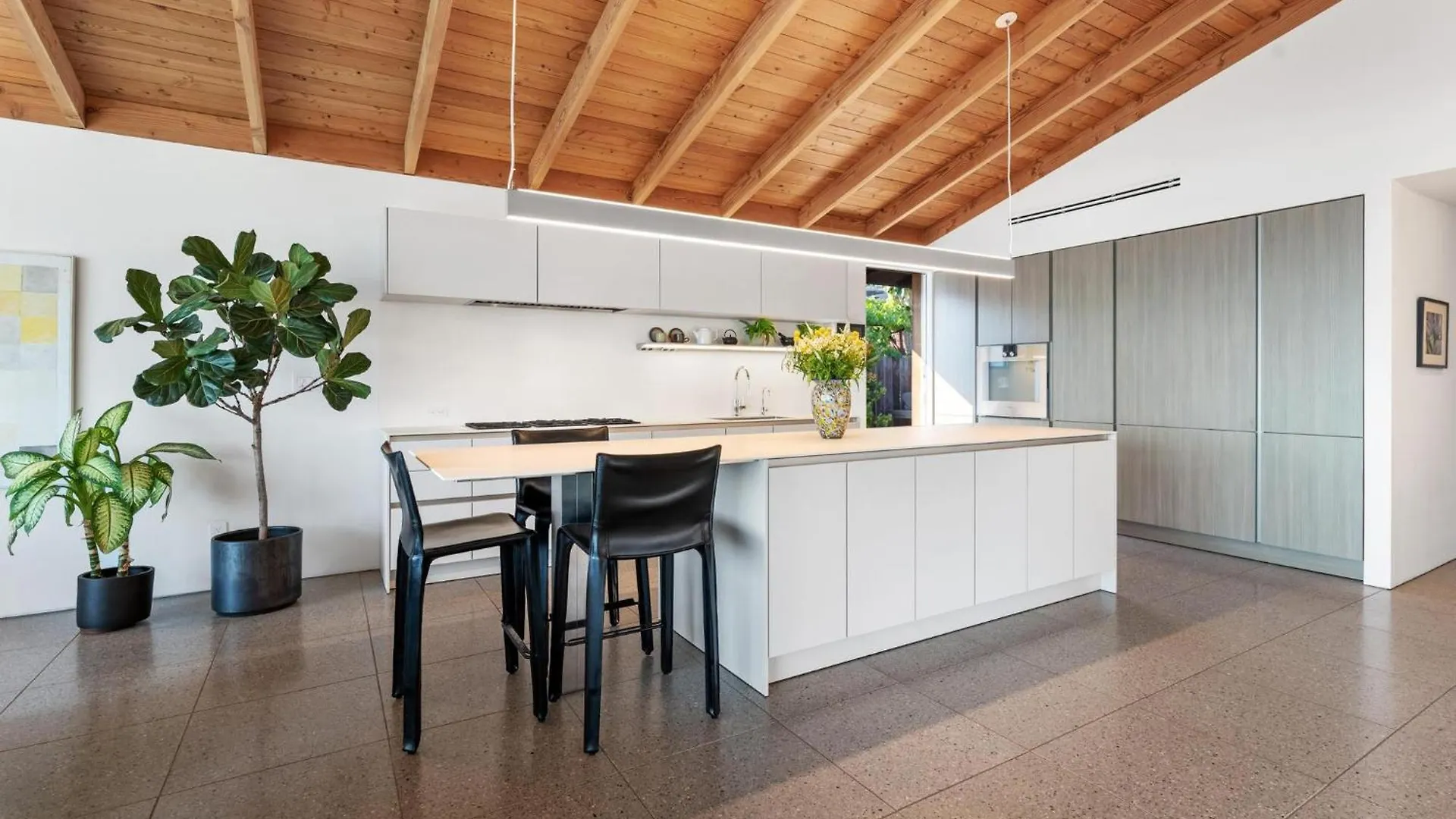 B5407 Beachfront Modern