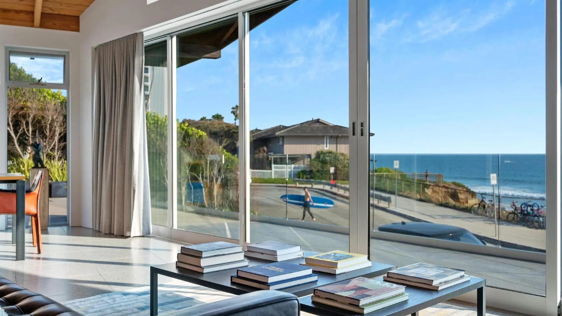 B5407 Beachfront Modern