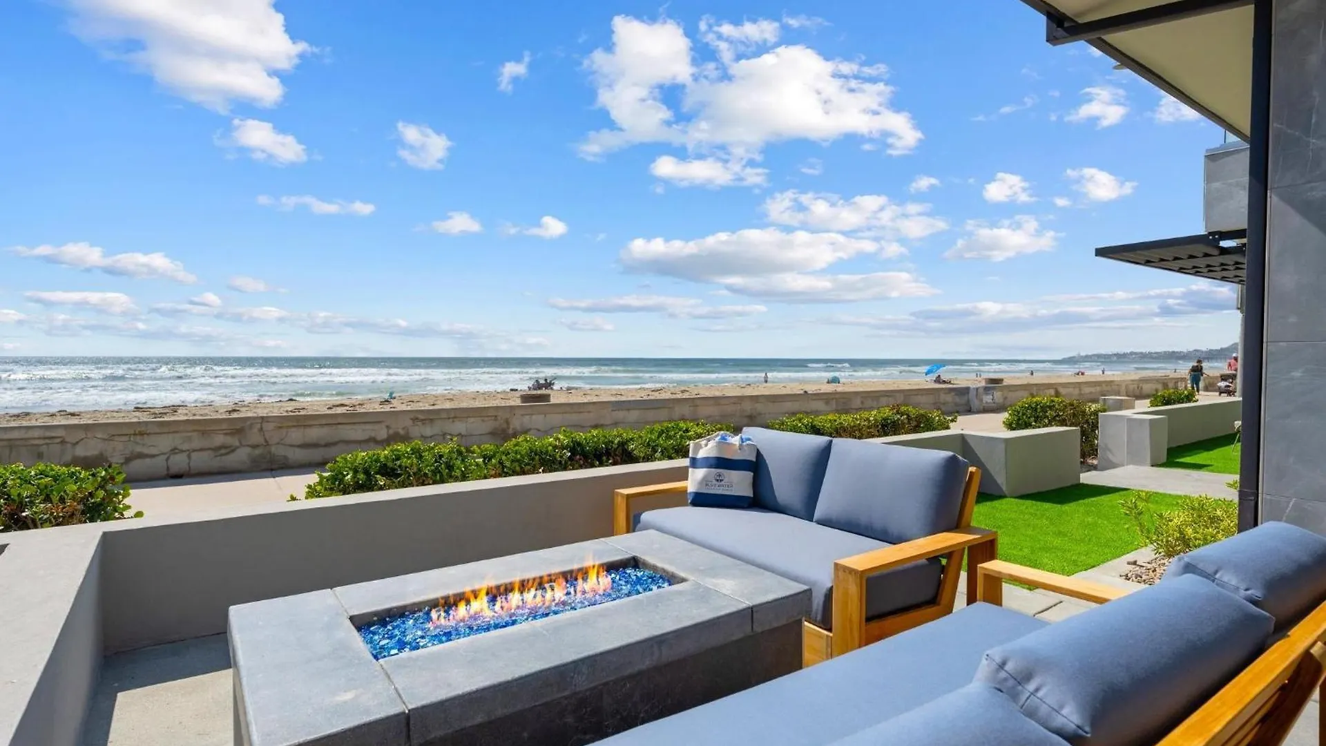 B5128 Bluewater Oceanfront 1 South *