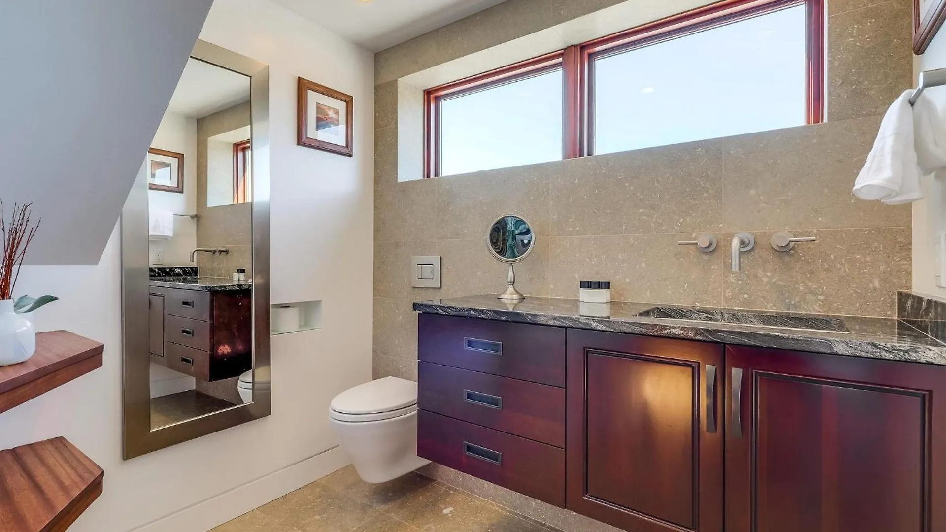 B5301 Mission Solstice Holiday home
