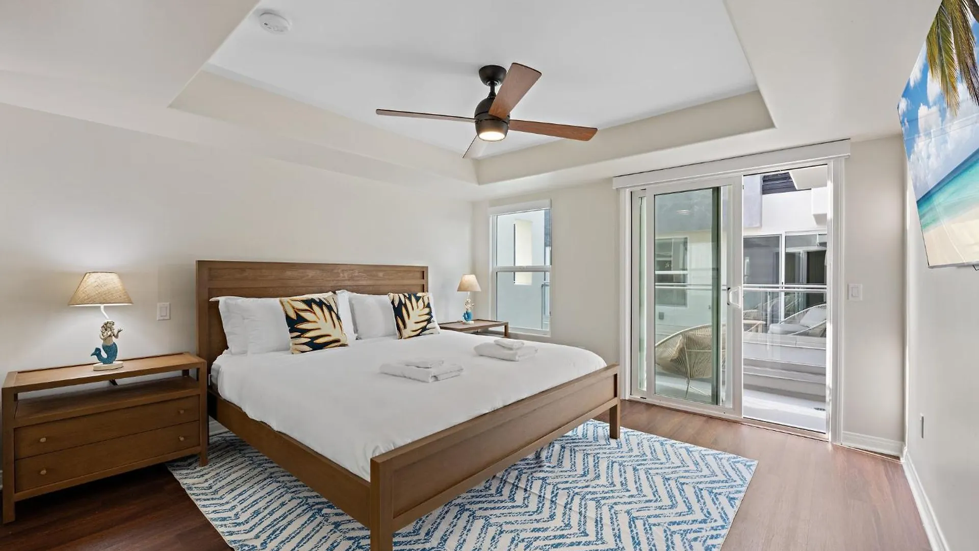 B5128 Bluewater Oceanfront 1 South Apartment
