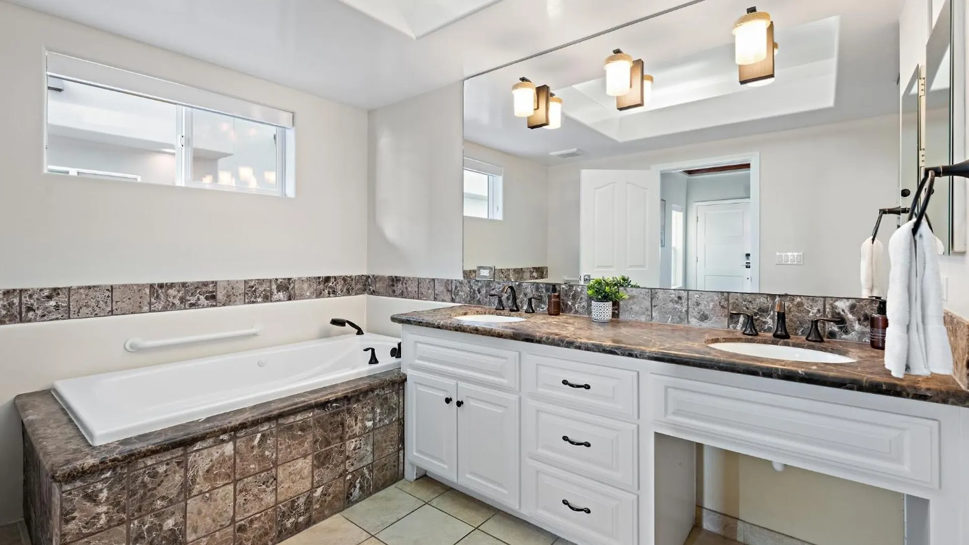 Apartment B5128 Bluewater Oceanfront 1 South San Diego