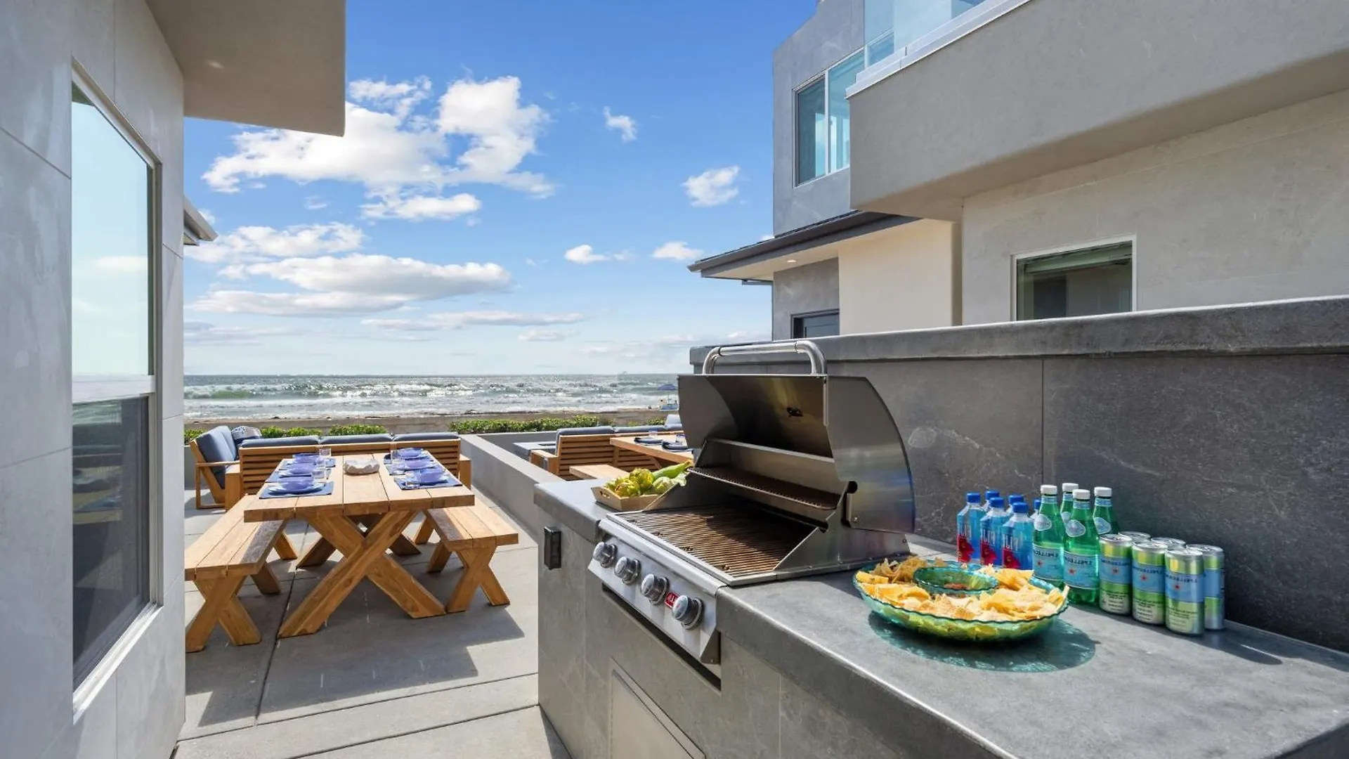 B5128 Bluewater Oceanfront 1 South Apartment San Diego