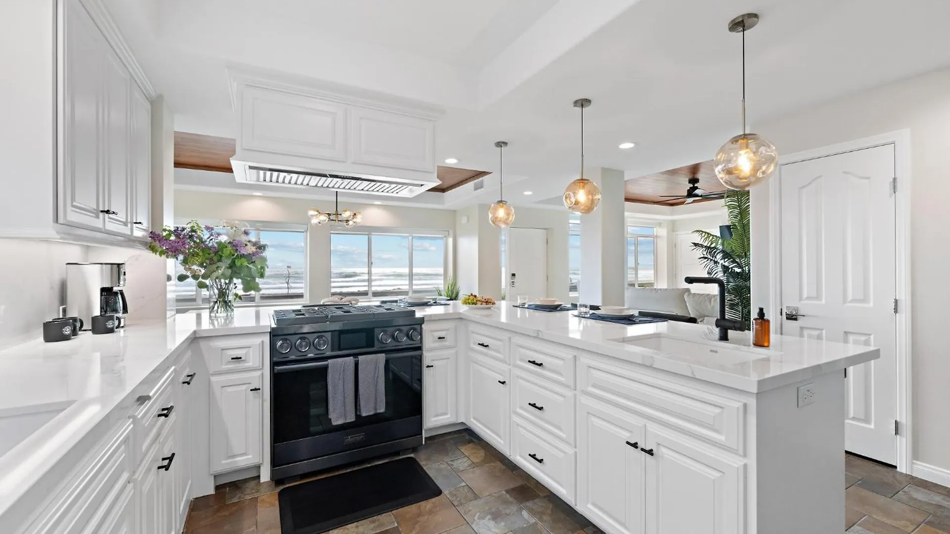 B5128 Bluewater Oceanfront 1 South Apartment San Diego