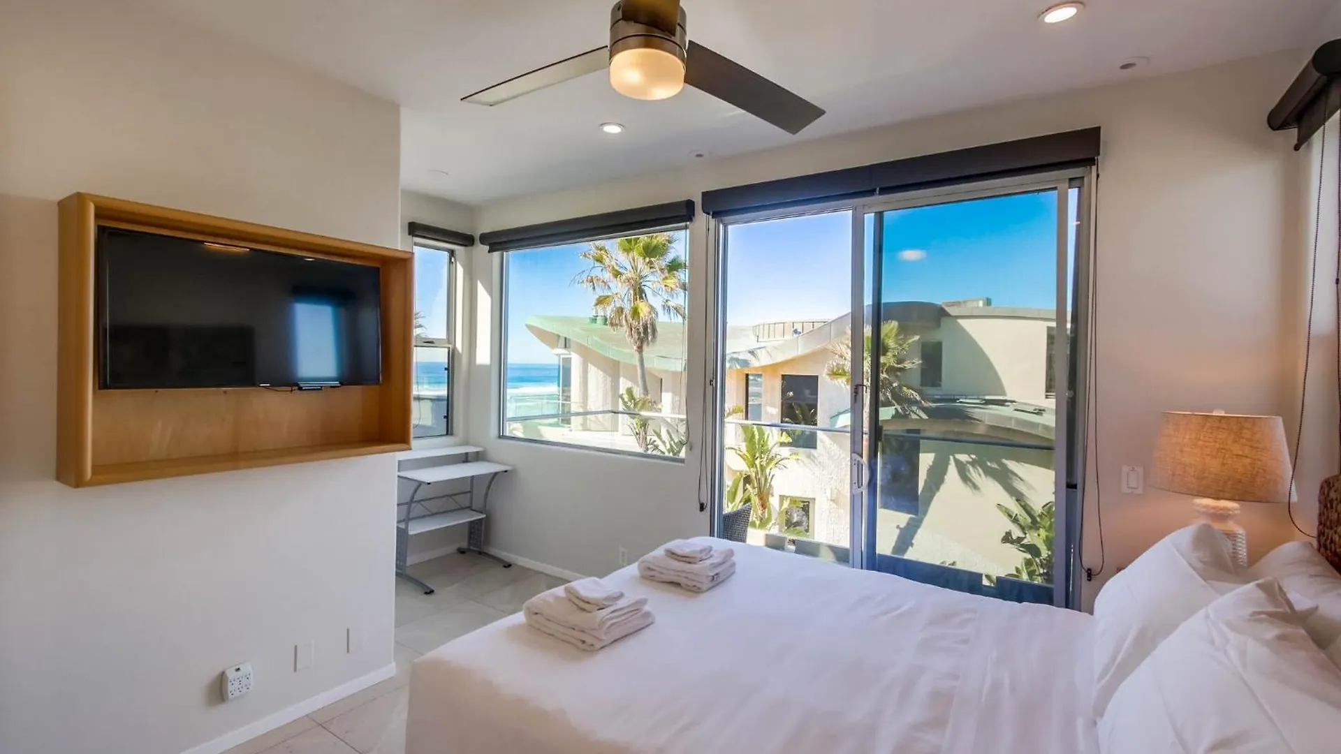 B5188 Ocean Palms Penthouse Apartment