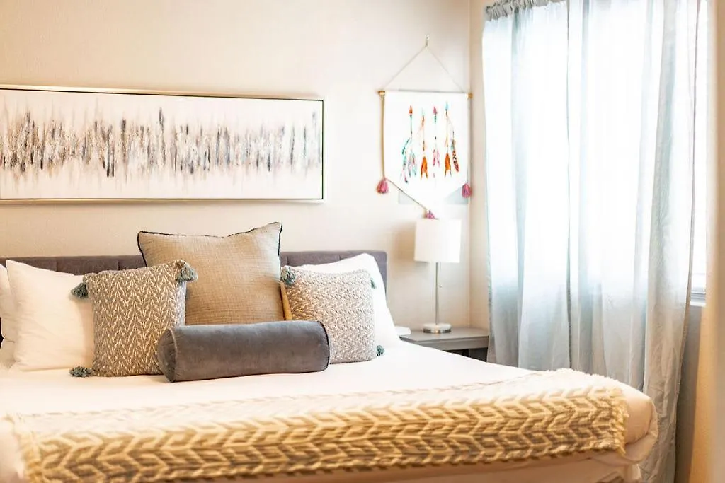 Holiday home Pb Compound Getaway Steps To Surf And San Diego