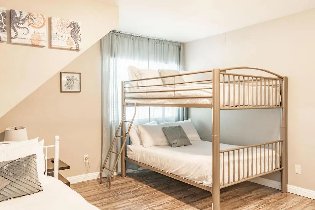 Holiday home Pb Compound Getaway Steps To Surf And San Diego