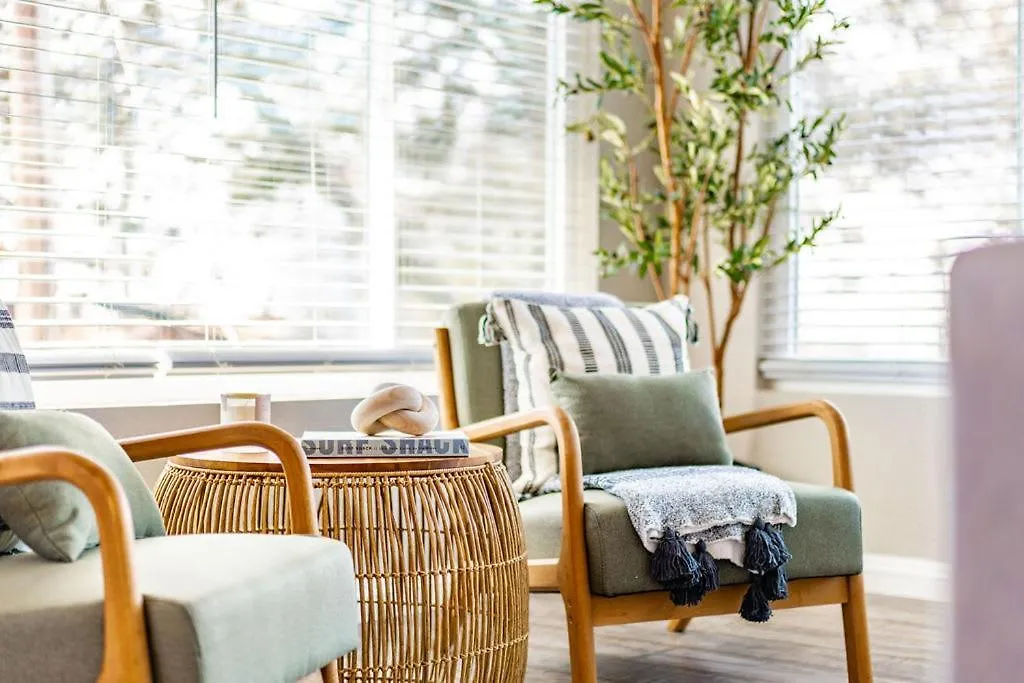 Holiday home Pb Compound Getaway Steps To Surf And