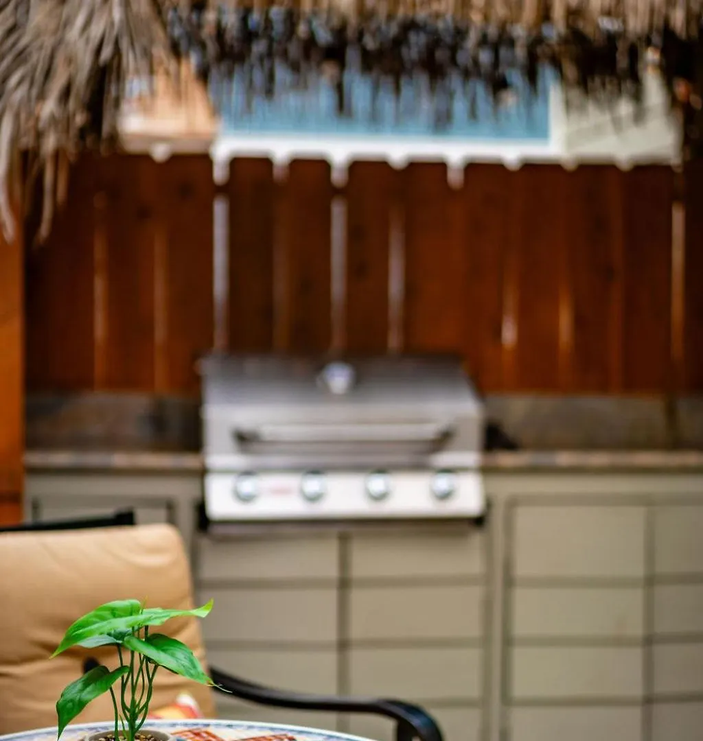 Pb Compound Getaway Steps To Surf And Holiday home *