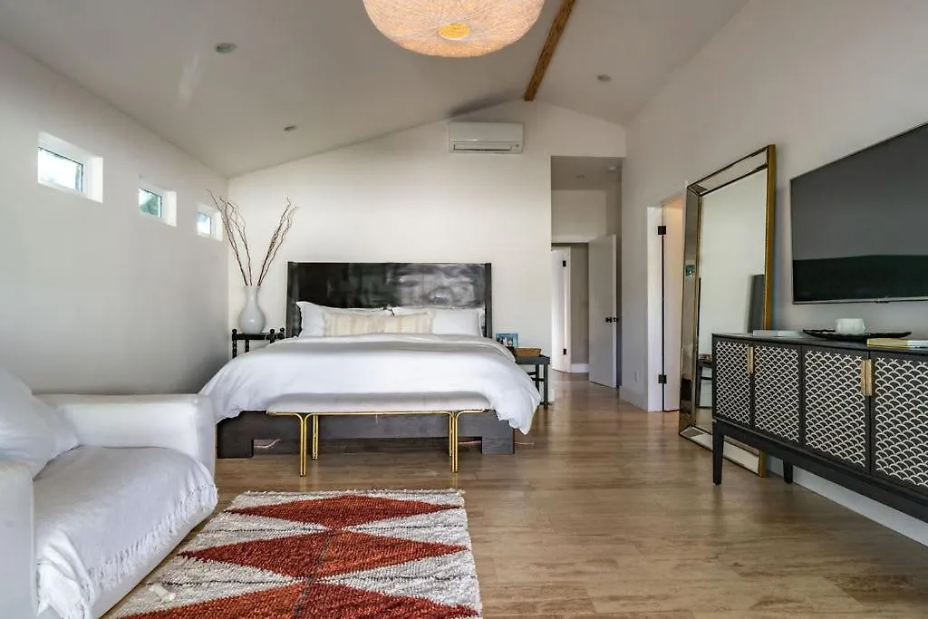 New La Jolla Surf Pool And Holiday home