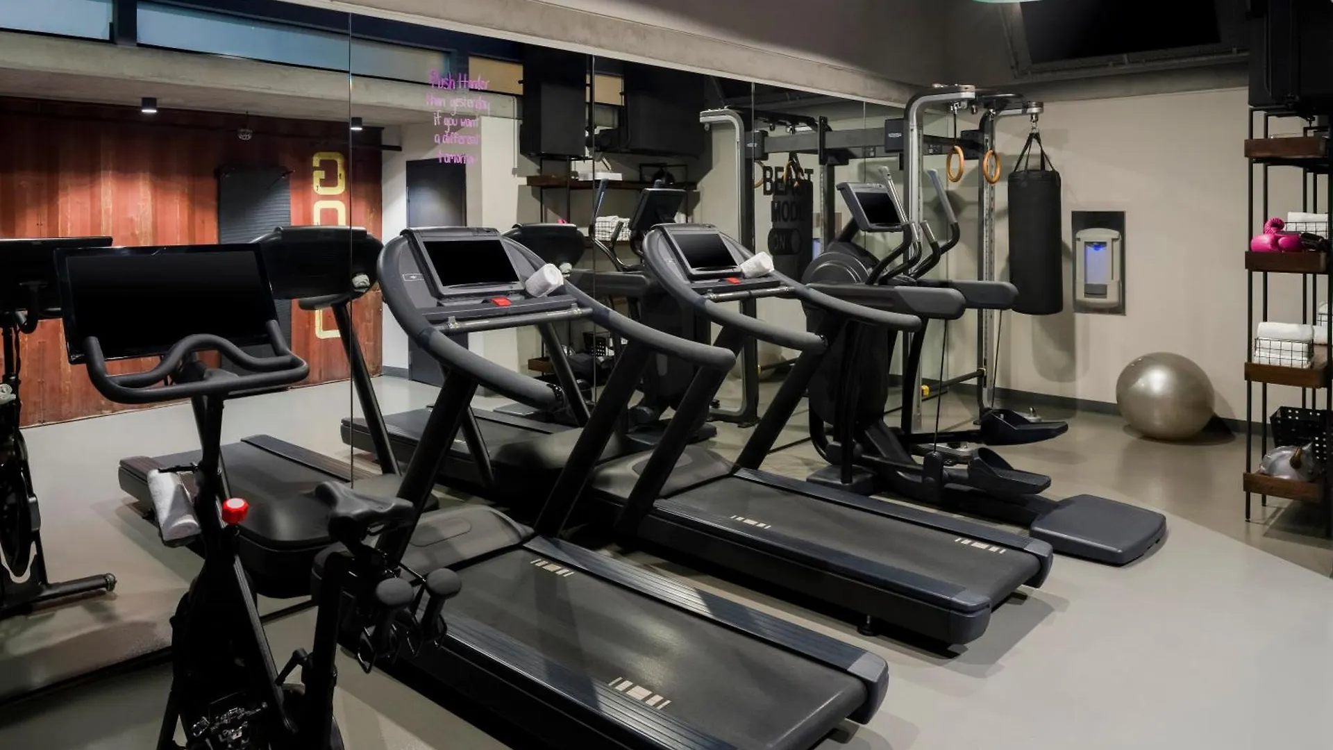 Moxy Gaslamp Quarter 4* San Diego