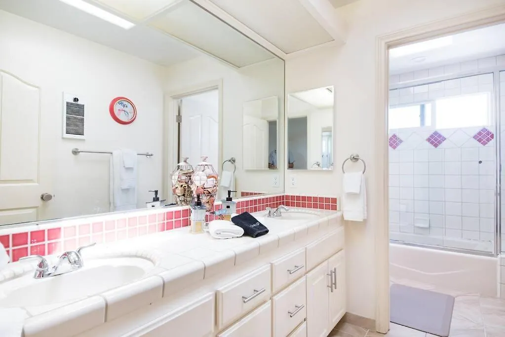 Luxury Penthouse With Elevator - Sleeps 10+ - Family Friendly Sun / Surf / Sand Holiday home *