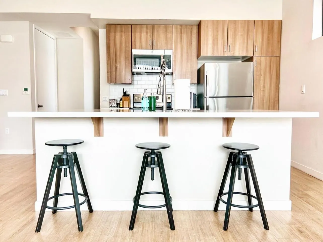 3 Bedroom Penthouse In Downtown! Apartment *