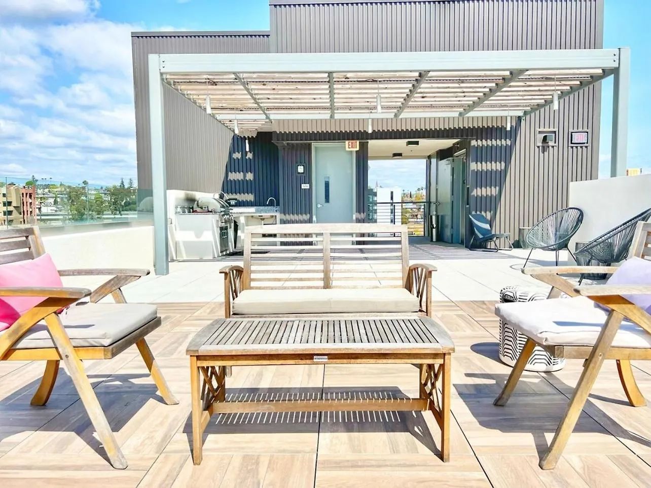 Apartment 3 Bedroom Penthouse In Downtown! San Diego