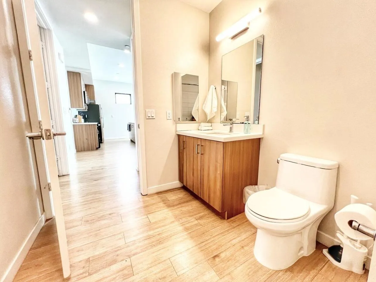 3 Bedroom Penthouse In Downtown! *