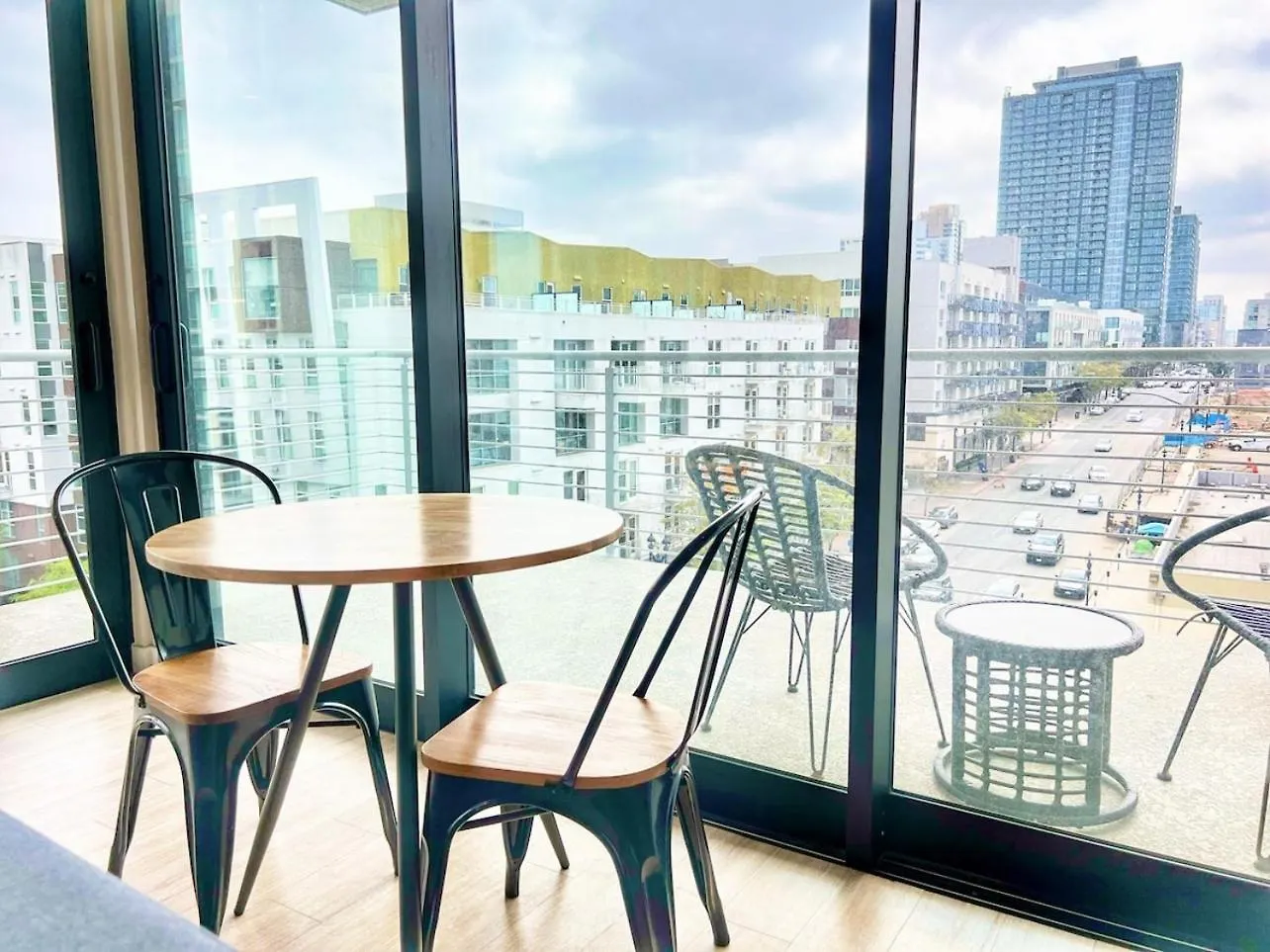 One Bedroom Wbalcony And Views! * San Diego