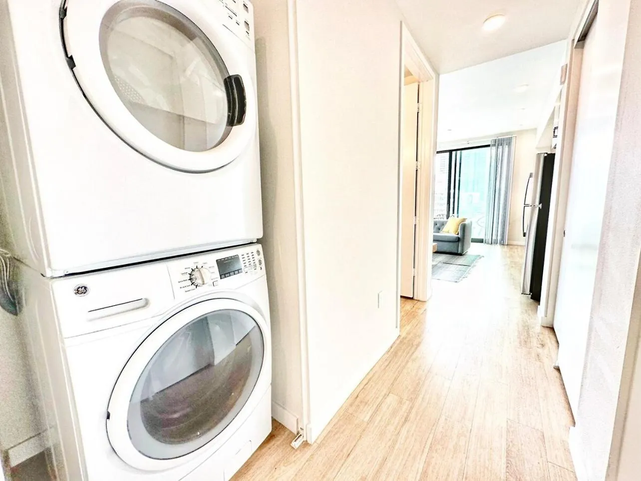 One Bedroom Wbalcony And Views! * San Diego