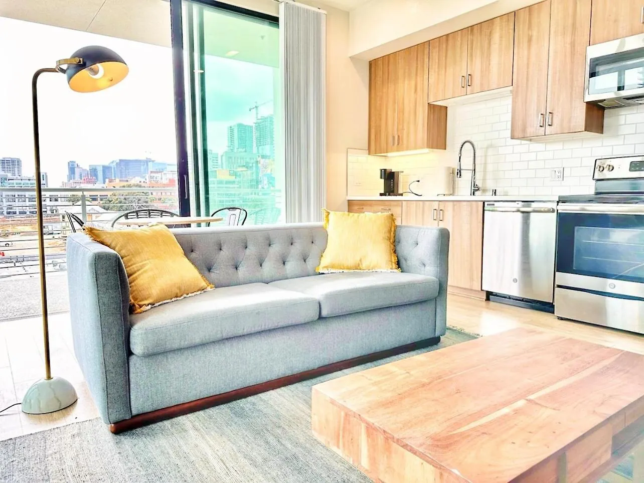 One Bedroom Wbalcony And Views! San Diego
