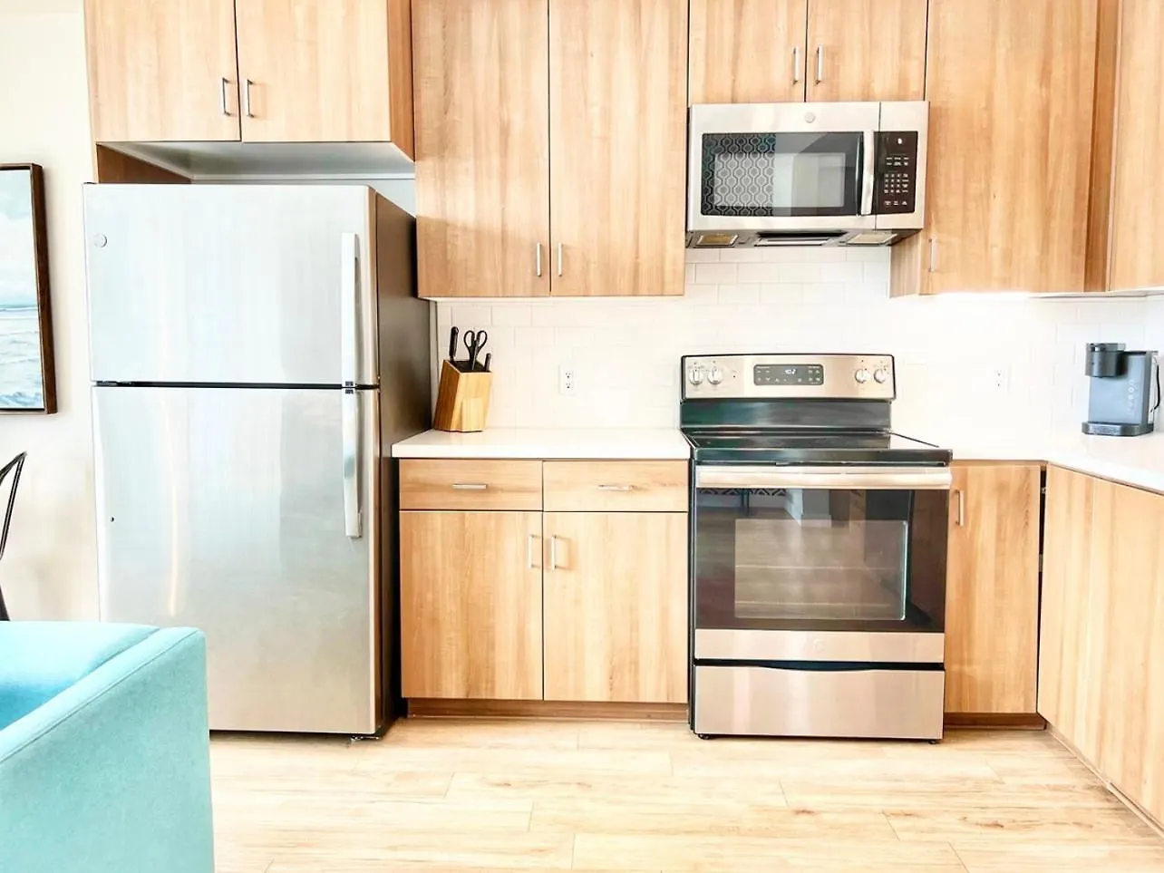 Skyline Flat Facing Downtown Apartment