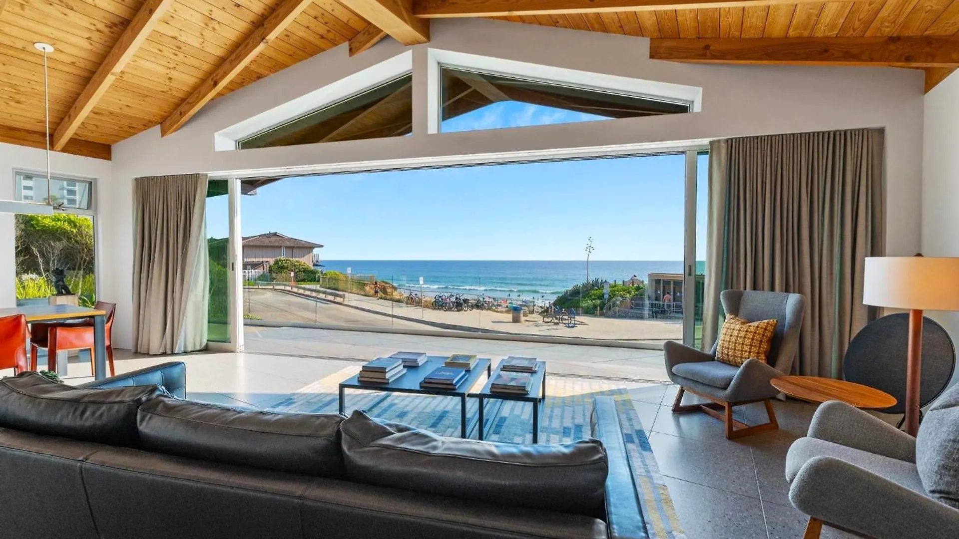 B5407 Beachfront Modern *