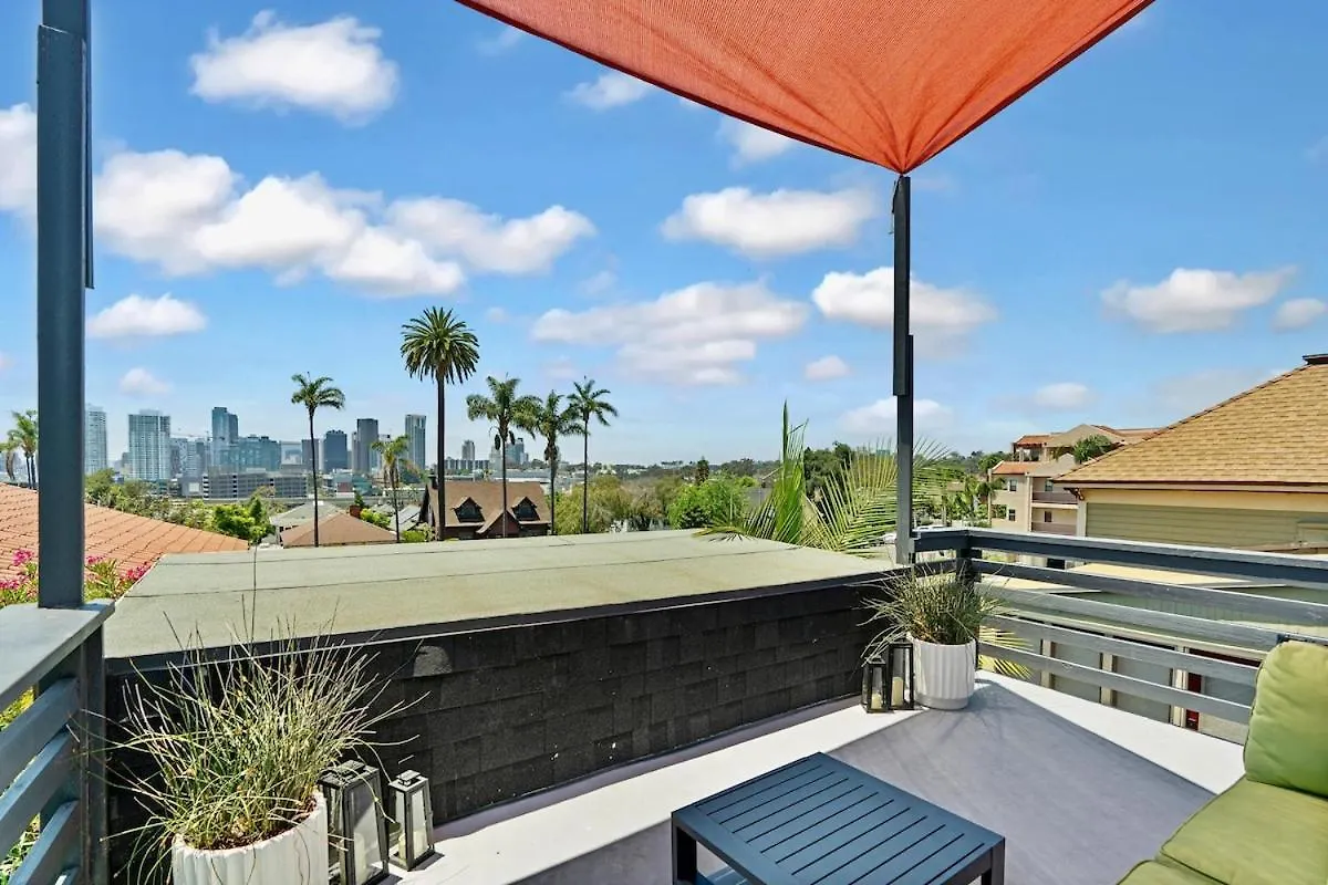 The Downtown Carriage Flat * San Diego