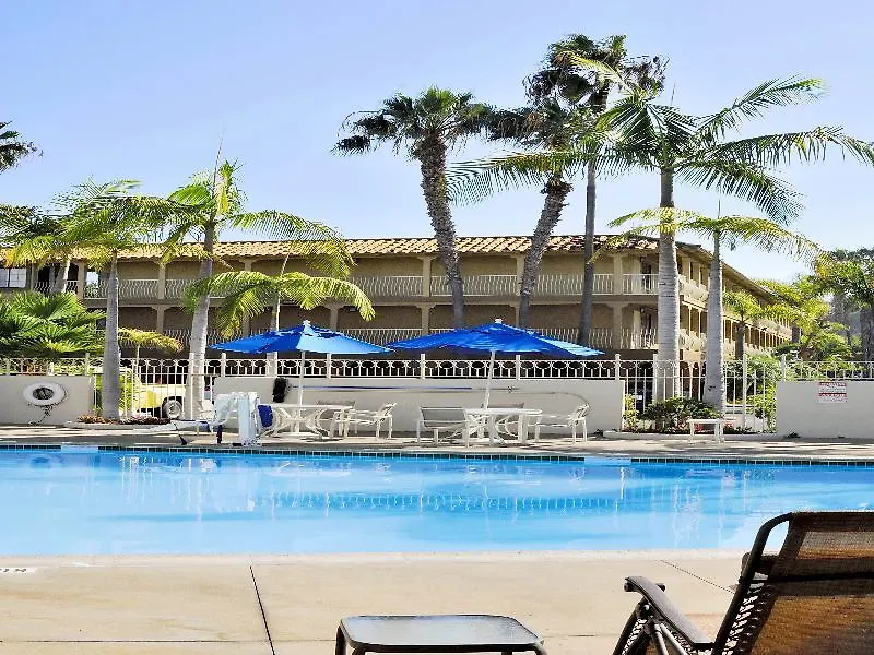 Отель Wyndham Garden 3*
