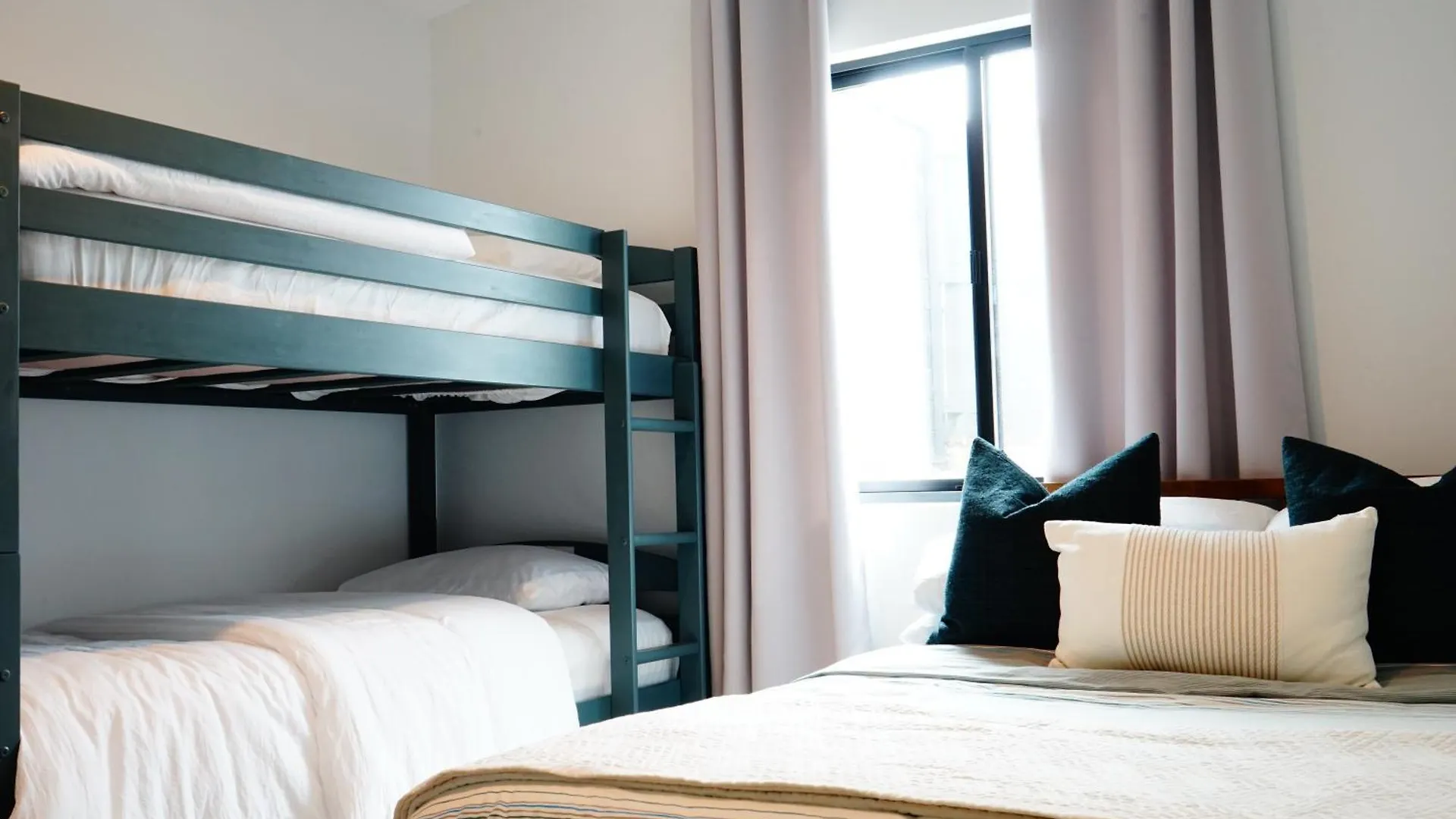 Newly Built, Bright, And Modern Guest Holiday home