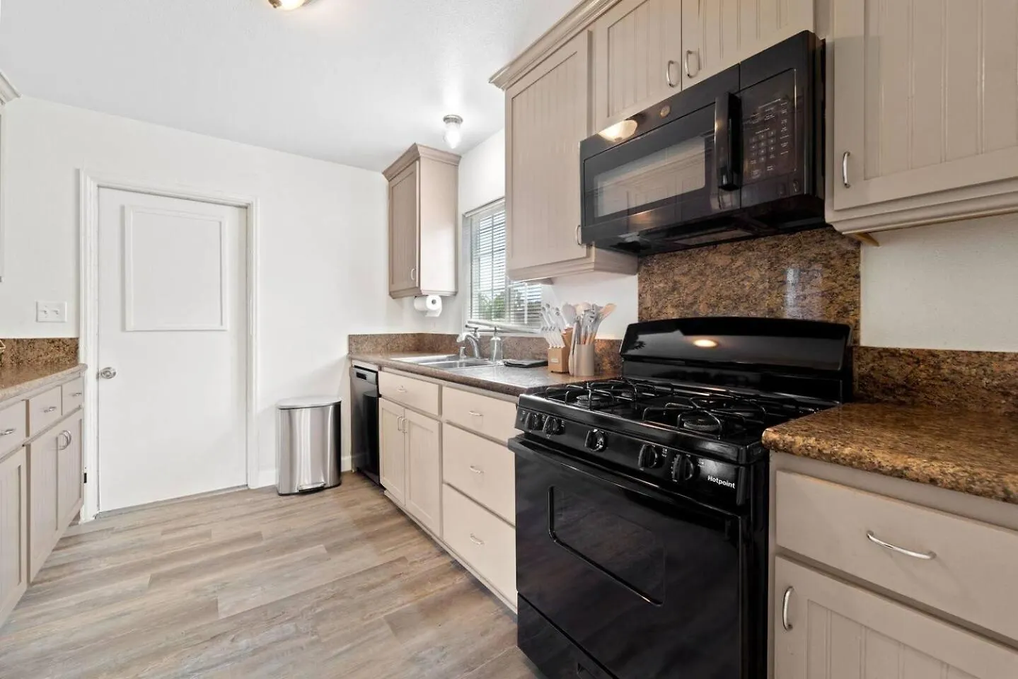 Charming 3br By Rather Be 度假居