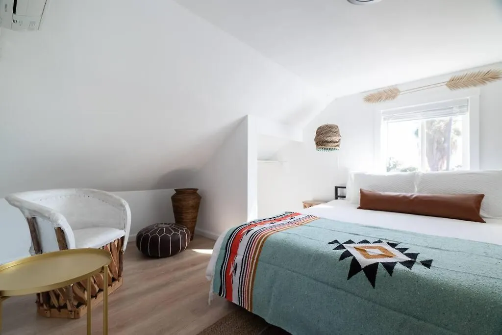 * Bueno Bueno Casita * / 7 Min To Downtown / 4 Bdr Holiday home