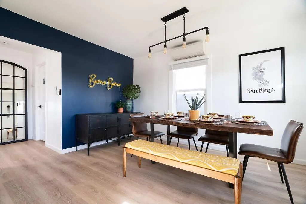 * Bueno Bueno Casita * / 7 Min To Downtown / 4 Bdr Holiday home *