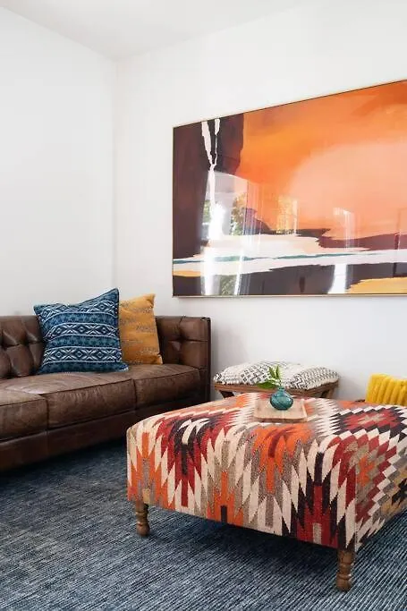 * Bueno Bueno Casita * / 7 Min To Downtown / 4 Bdr Holiday home