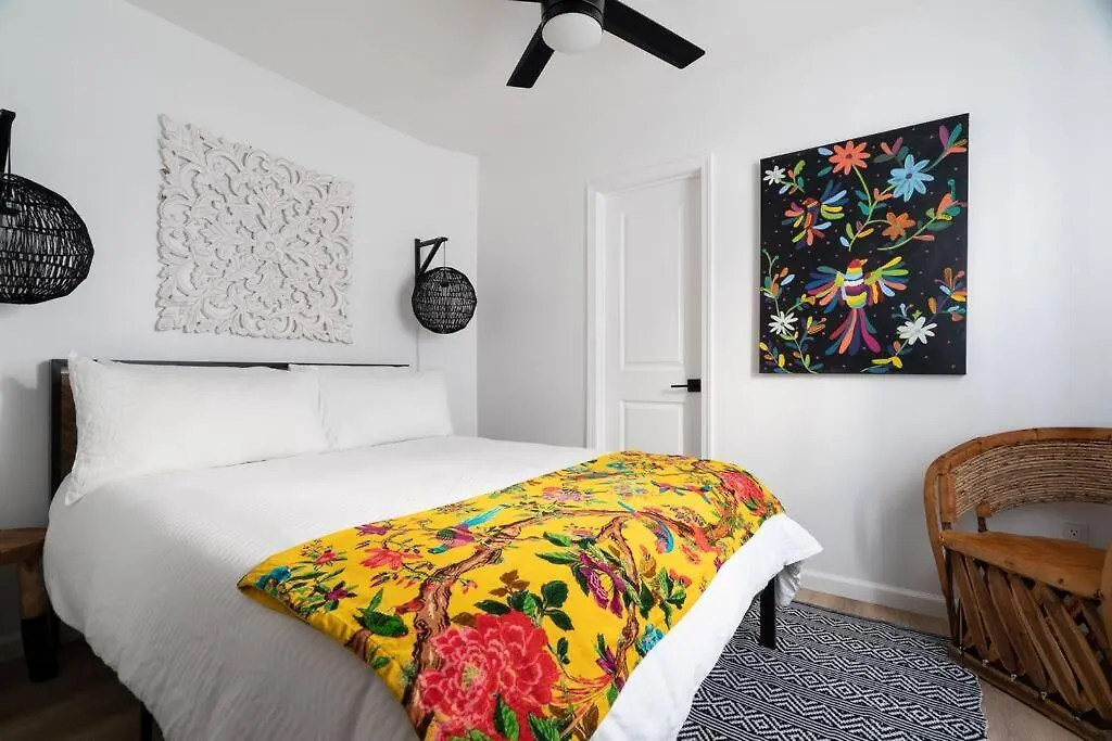 Holiday home * Bueno Bueno Casita * / 7 Min To Downtown / 4 Bdr *
