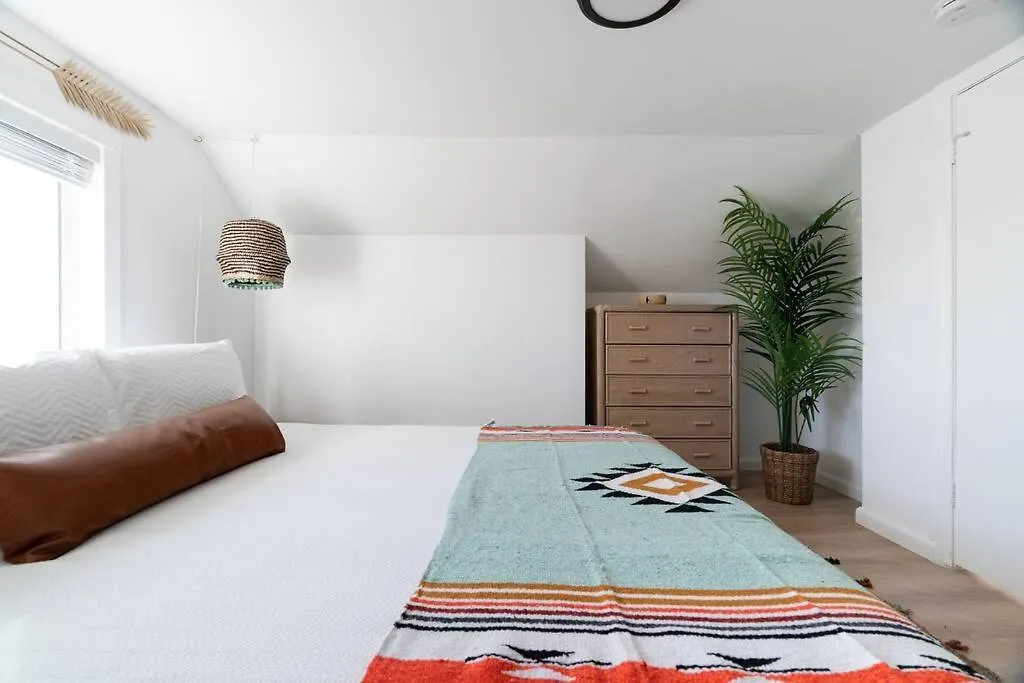 * Bueno Bueno Casita * / 7 Min To Downtown / 4 Bdr * San Diego